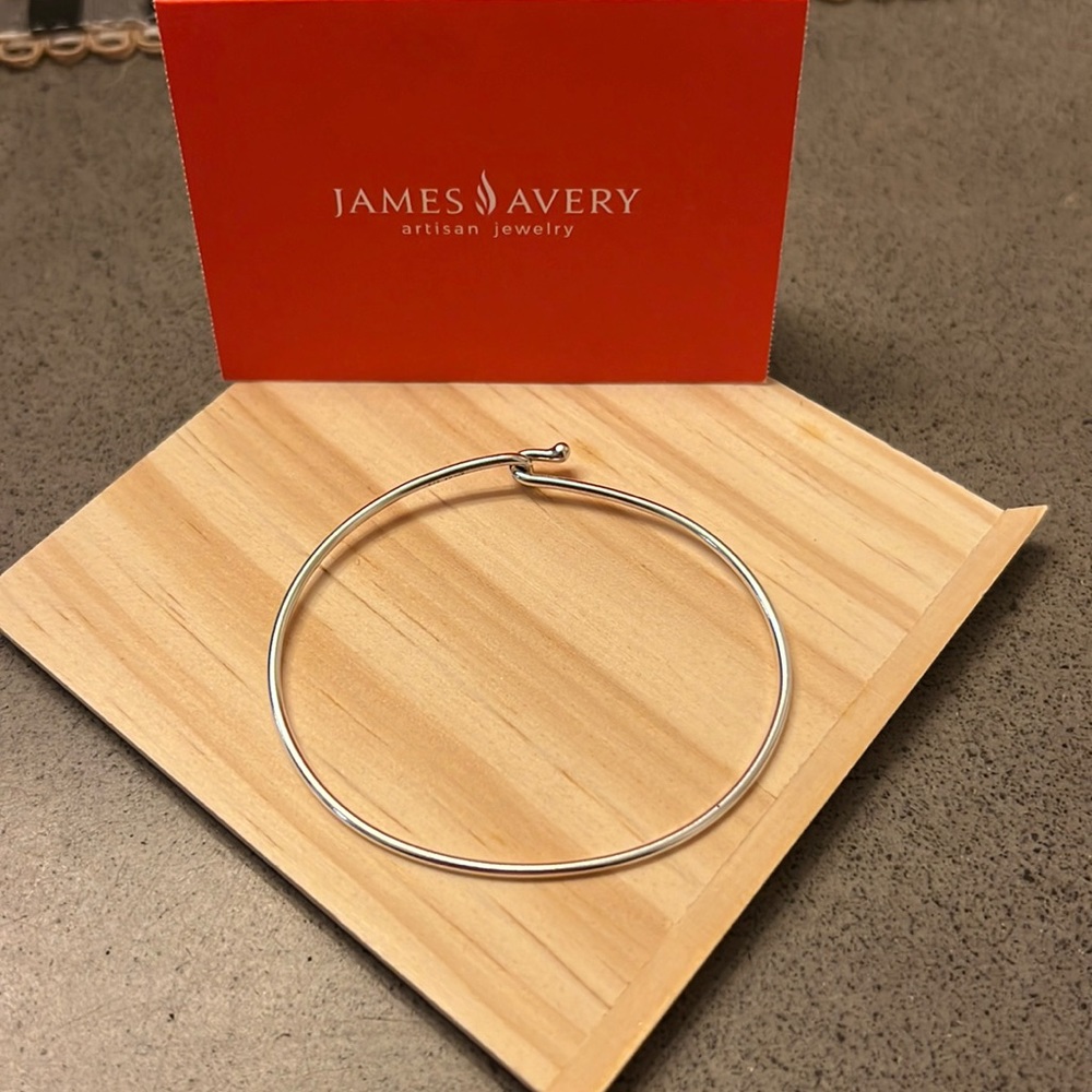 James Avery smooth wire bracelet